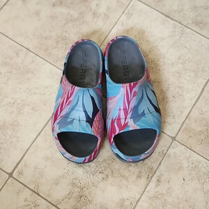 Sperry womens float slide flat sandal size 7 worn once. Box #3